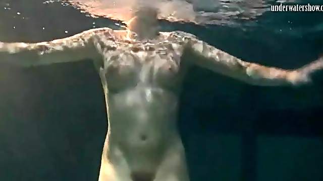 Naked teenage body is beautiful underwater