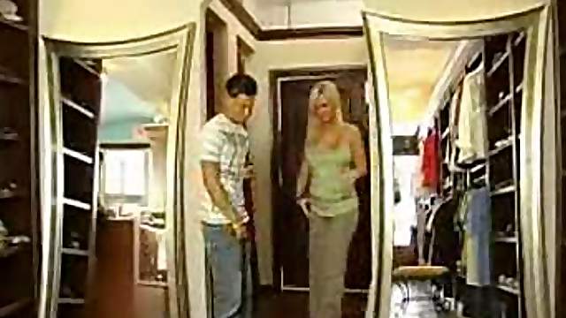 Slut fucked in a dressing room