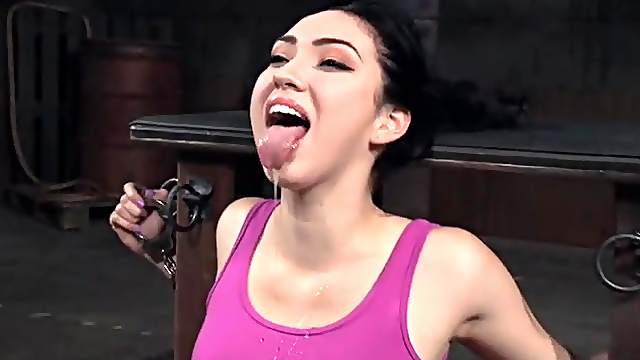 Tiny boobs beauty opens wide for mouth fucking action