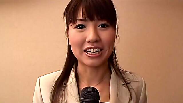 Japan's hottest babe, Misato, gives a wild blowbang on the couch