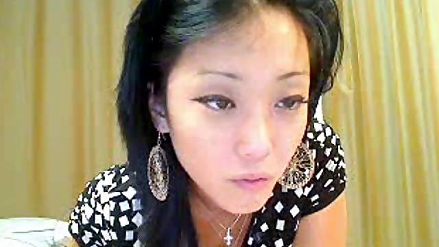 Asian webcam girl tease and strip